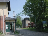 Ostrava-5-25-2010-01-brána muzea